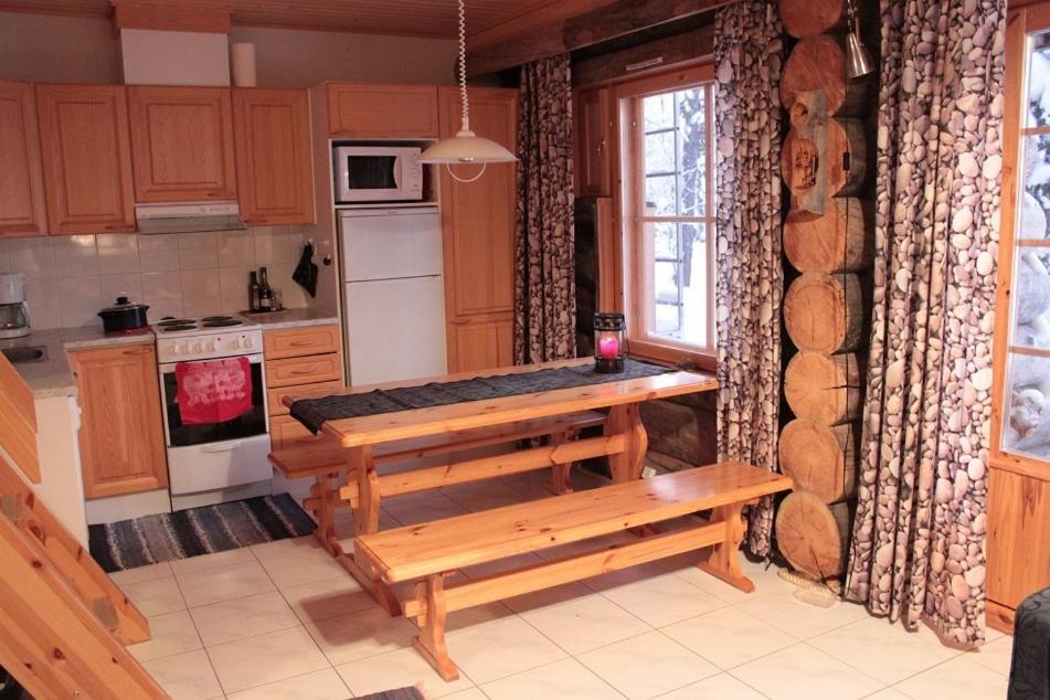 Lost Inn Cabins Akaslompolo Bilik gambar